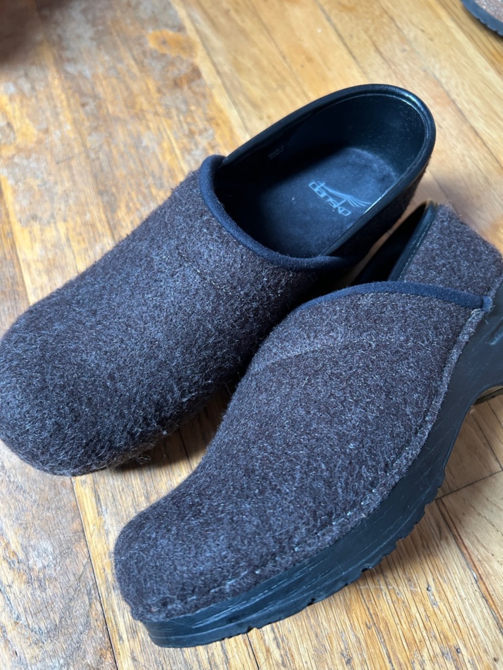 Dansko Womens Crepe Pro Clogs Brown Suede size 38